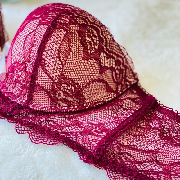Red Lace Push-Up Bra - Picture 4 of 4